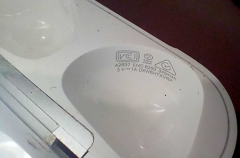 AirPods (3.ª geração) de Apple