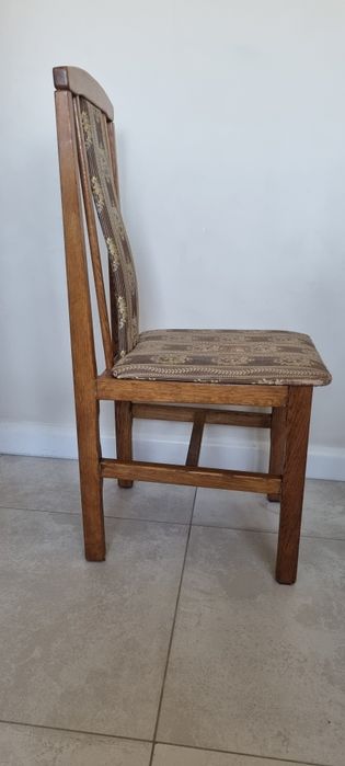 Komplet 8 krzeseł z litego dębu – do odnowienia