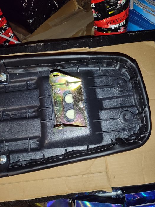 Сиденье Альфа Мустанг Сабур заводской пластик