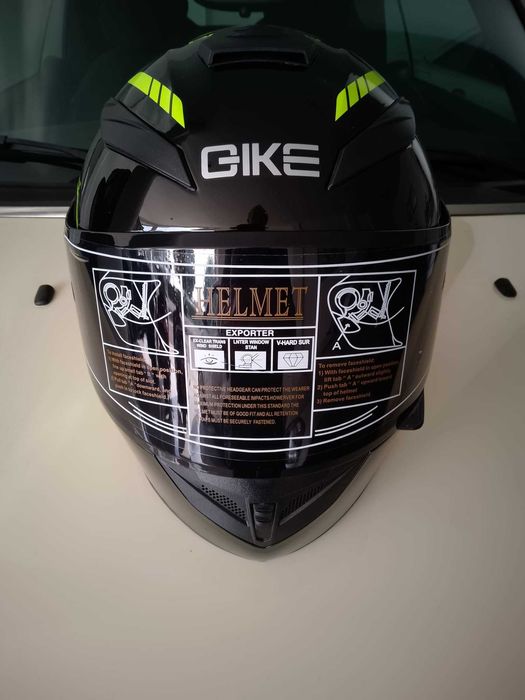 Capacete Modular Novo com oculos e saco.