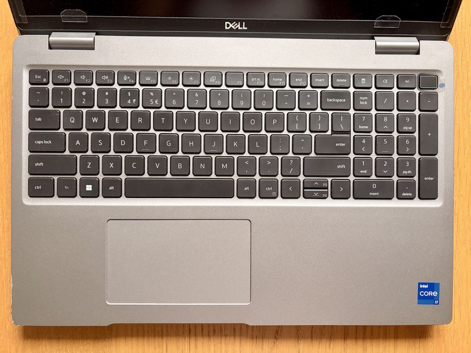 Dell Latitude 5521 / i7-11850H / 32 GB RAM / 512 GB SSD / Win 11 Pro / + Filtr Prywatyzujący Dell / Stan BDB