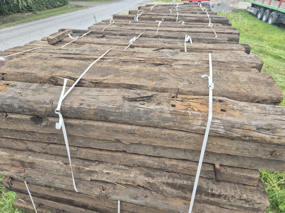 Podkłady do ogrodu jako stopnie słupki drewniane  podkłady drewniane