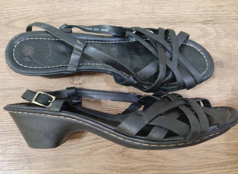 Босоножки Clarks р.39 (6) стелька 25,5см натуральная кожа