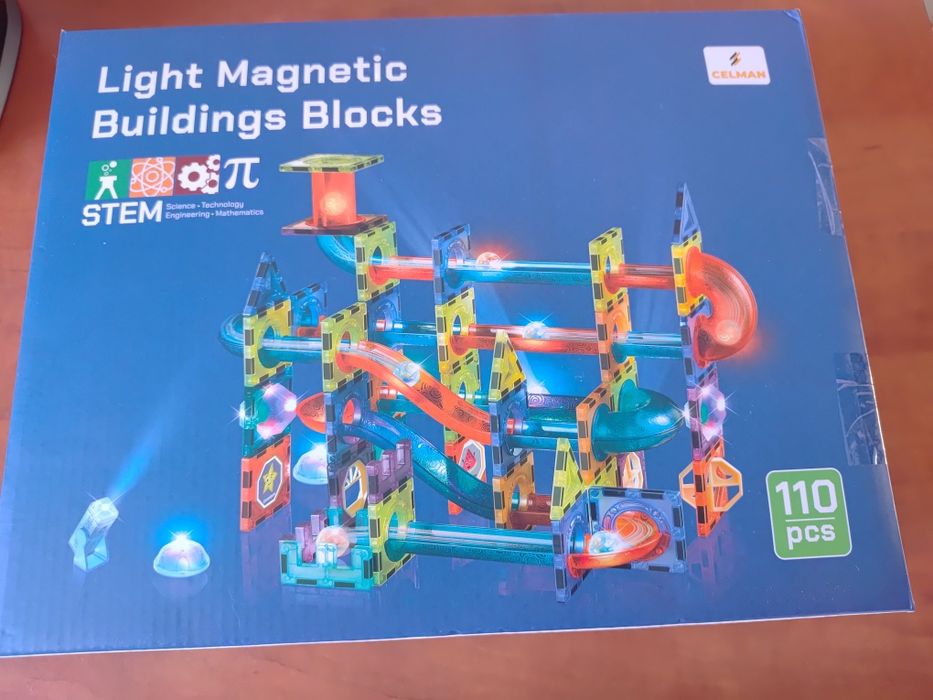 Klocki magnetyczne 110 elementów  Nowe