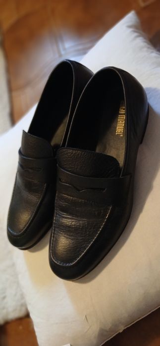 Sapatos em pele pretos 43