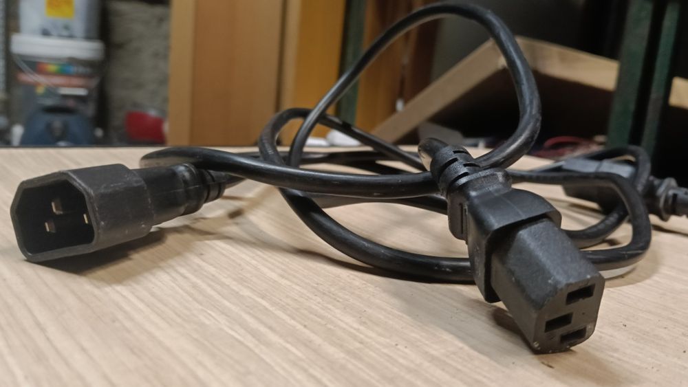 cabo de alimentação C13 a C14  várias unidades disponíveis