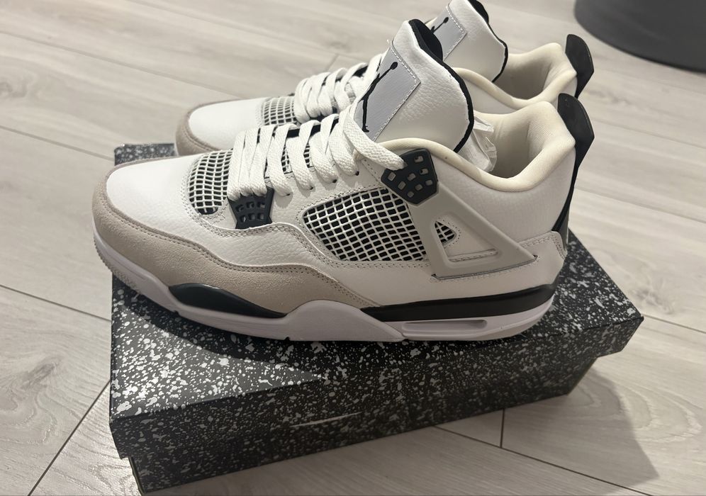Air Jordan 4 Military Black