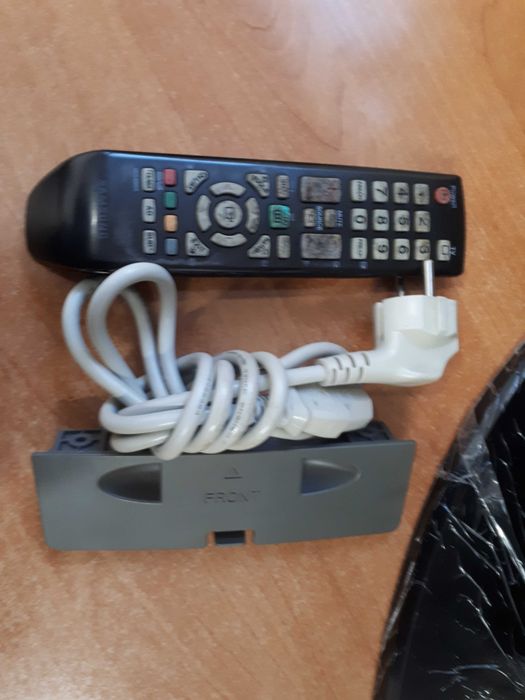 TV z funkcją monitora+pilot