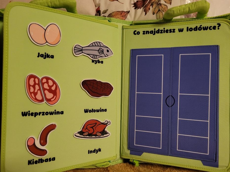 Książeczka manipulacyjna  jolly baby Mały kucharz
