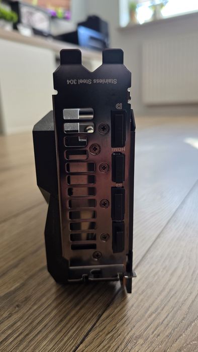 Karta graficzna Asus Radeon 6750xt  12Gb