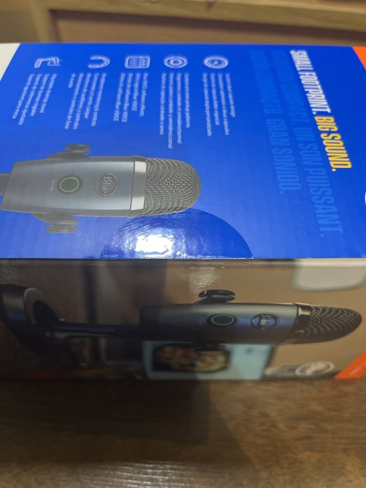 Микрофон Blue Yeti Nano Logitech