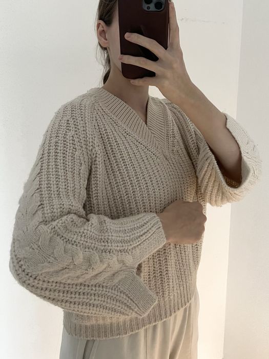 Светр молочний Mango S