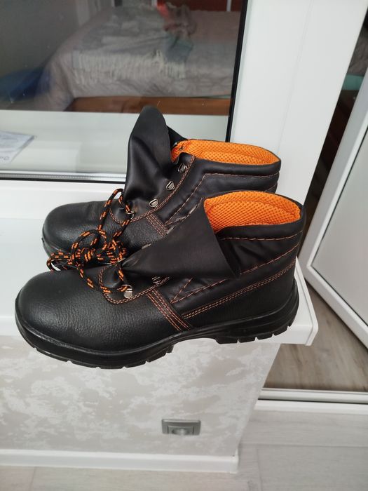 Ботинки рабочие 46 размера.