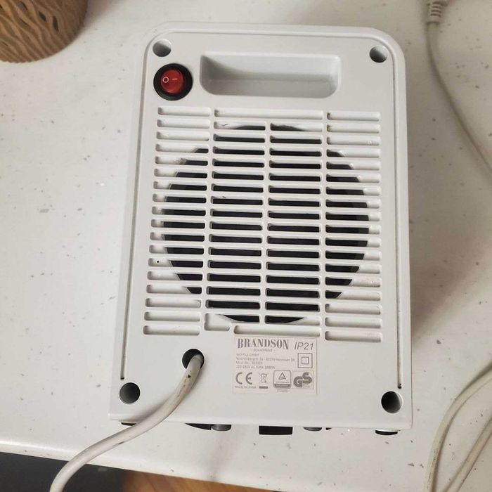 Керамічний тепловентилятор Brandson 1800W (IP21) з дисплеєм