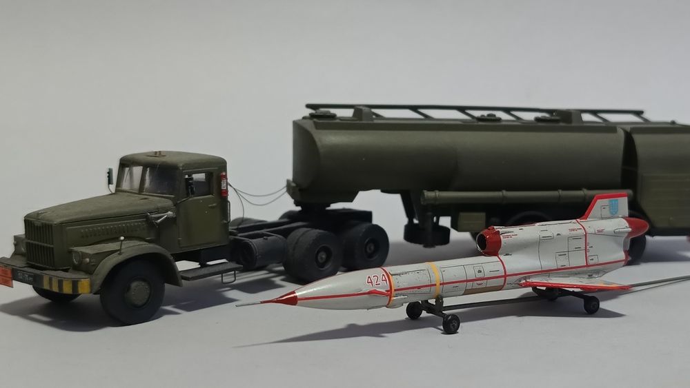 Готові збірні моделі на замовлення