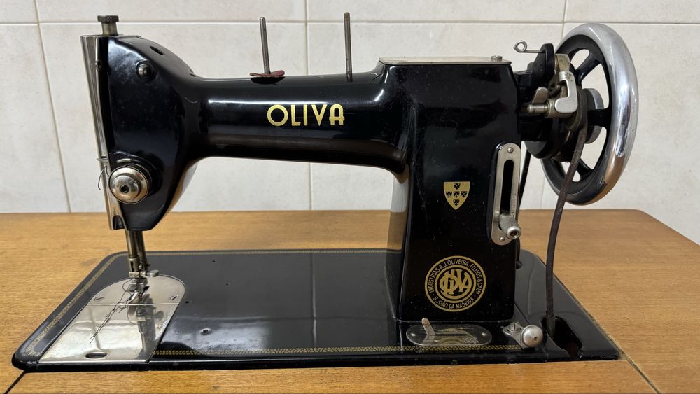 Maquina de costurar OLIVA