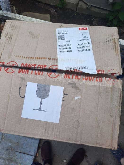 Герметичний поршневий компресор Maneurop MTZ64-4VI (MTZ64-4VM)