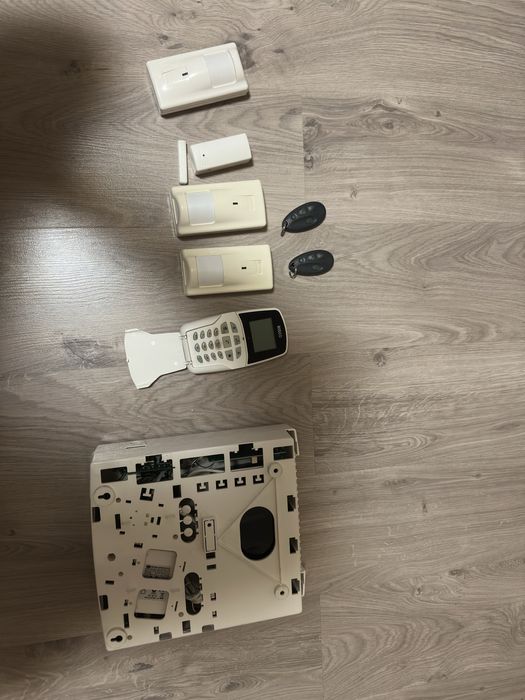 Полностю рабочая охранная система Risco