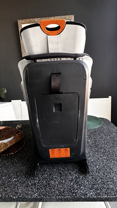 Cadeira auto (Chico Youniverse) com isofix - 9 aos 18 kg
