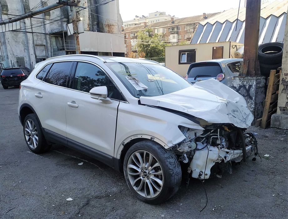 Lincoln Mkc 2015 фара четверть крыло