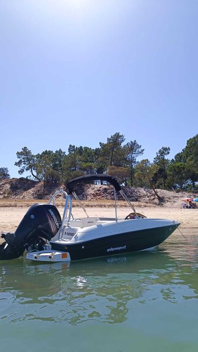 Barco Bayliner Element E 160