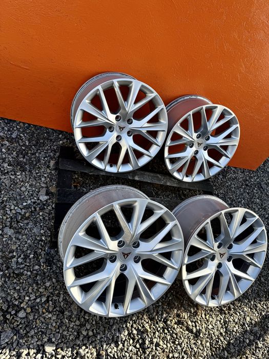 Диски R18 5.112 ET40 8J цо 57.1 пассат б7 б8 seat Cupra леон шкода а7