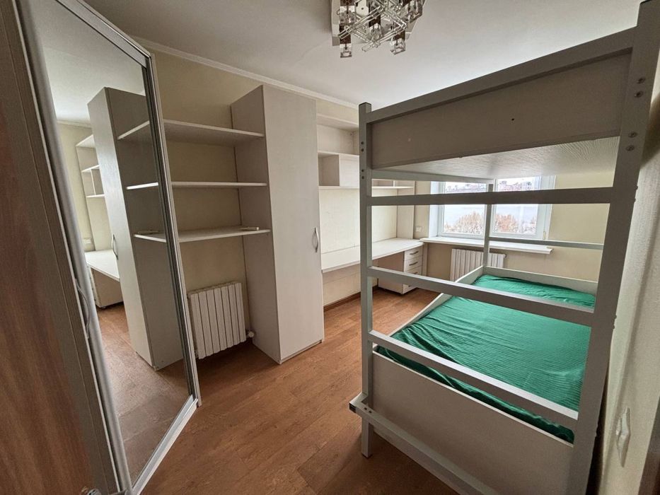 Стильна дитяча/ підліткова  кімната в ідеальному стані