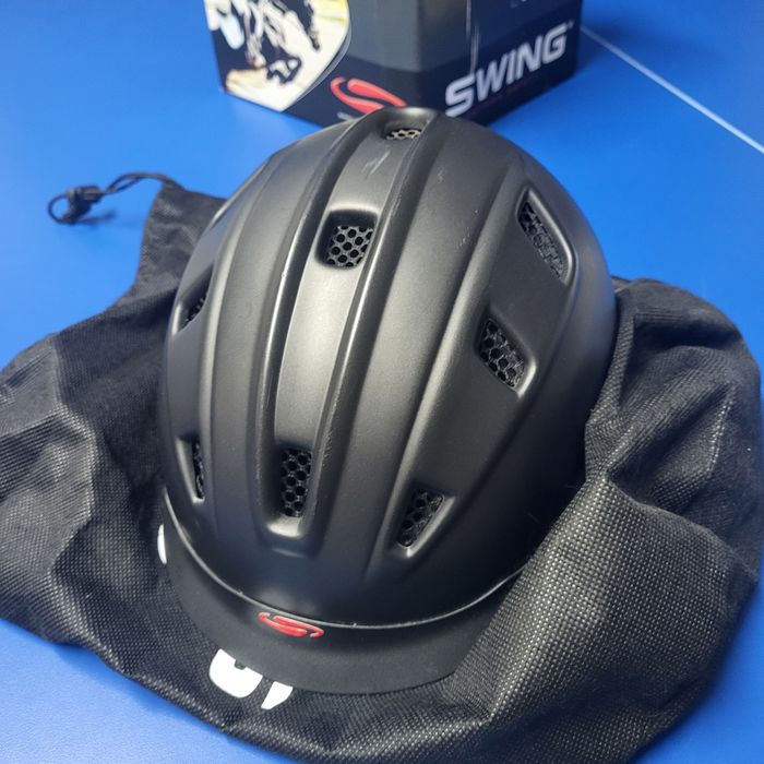 Toque equitação Swing H09 com pouco uso