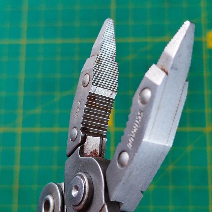 Schrader Tough мультитул