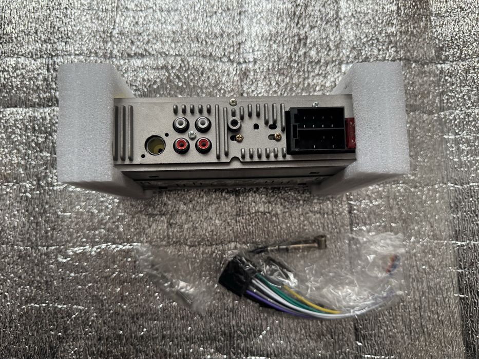 Продам  магнітолу