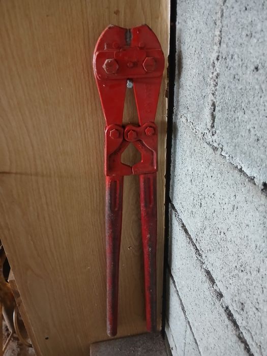 Alicate em bom estado