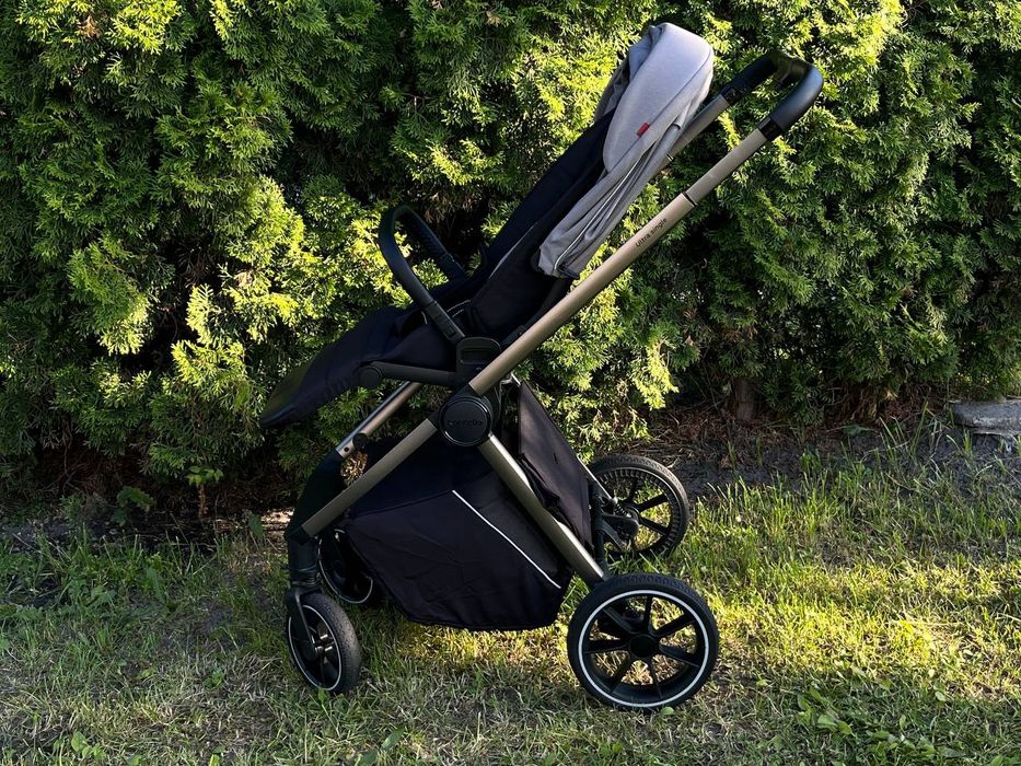 Дитяча коляска ,,Carrello Ultra"