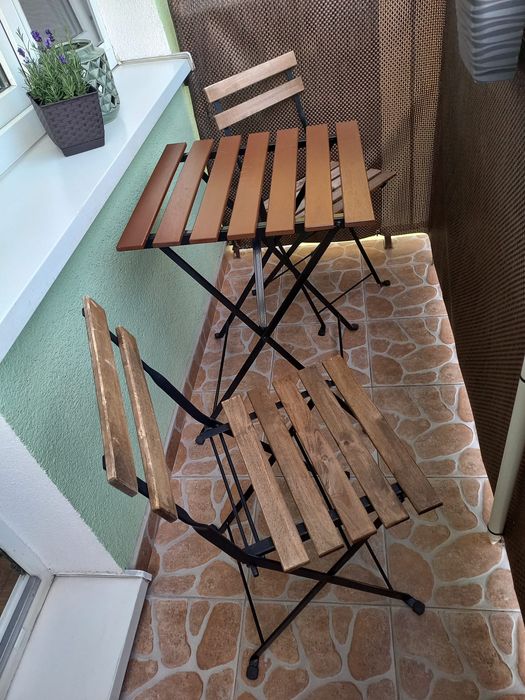 Stolik na balkon plus dwa krzesła