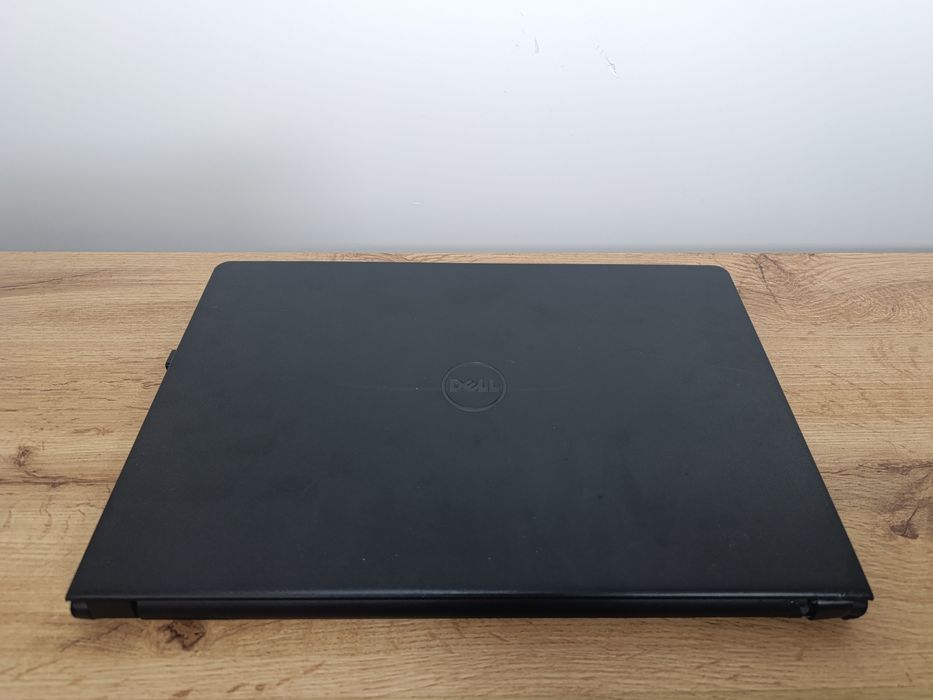 15'6 ноутбук Dell/i3-6006/Новий SSD 240GB/8GB DDR4/Батарея 3 години