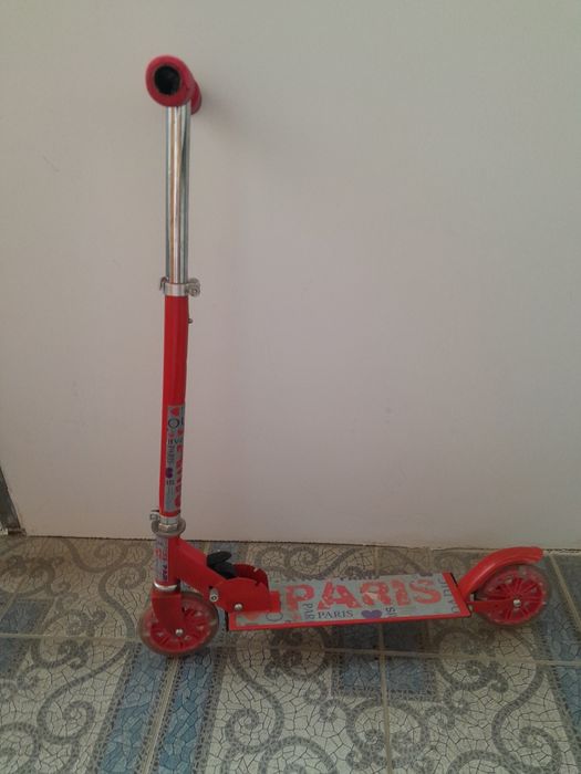 Самокат дитячий .