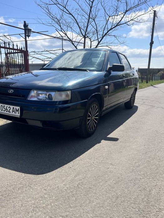 Продам  автомобиль ваз 2110 1.6 бензин