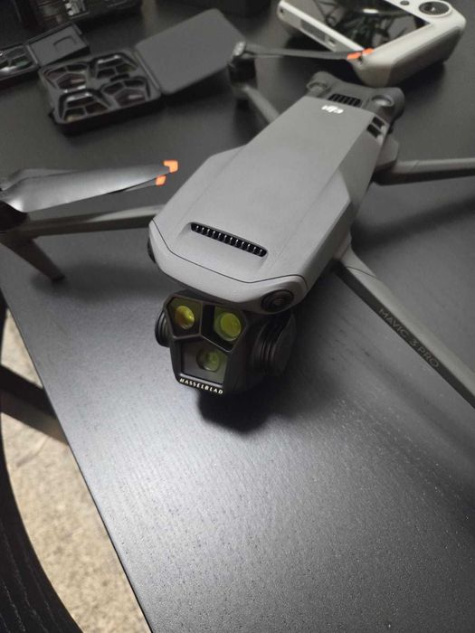 DJI Mavic 3 Pro (Fly More)