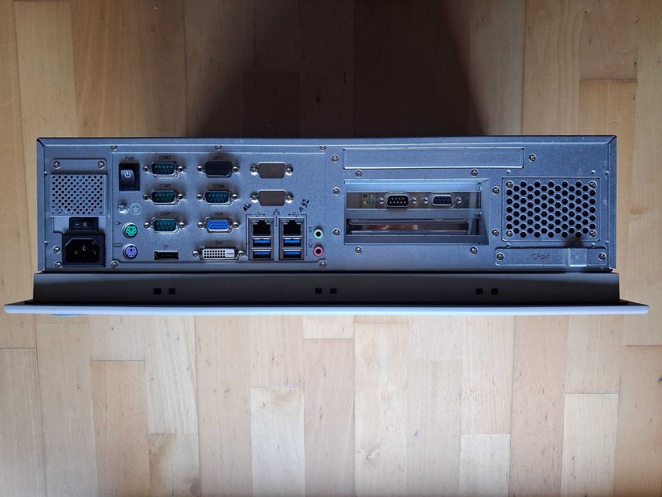 Komputer przemysłowy ADVANTECH IPPC-6152A