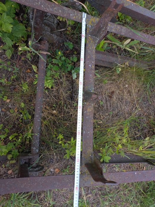 Металева конструкція під естакаду