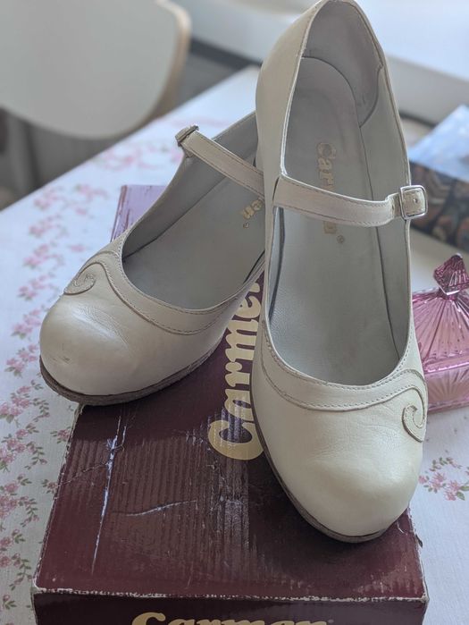 Skórzane czółenka