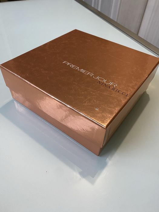 Коробка декоративна картонна Nina Ricci дуже плотна
