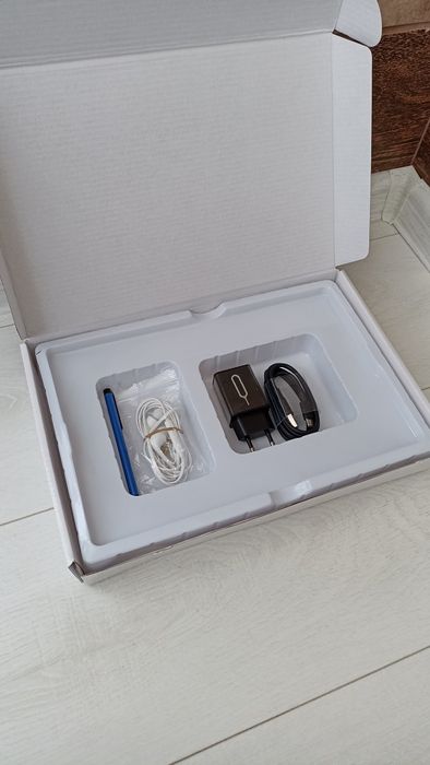 Планшет Samsung Galaxy Tab F10  LTE