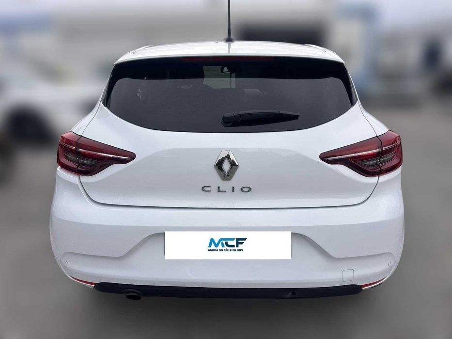 Renault Clio V 1.5 Blue dCi 101 cv de 2021 Salvado