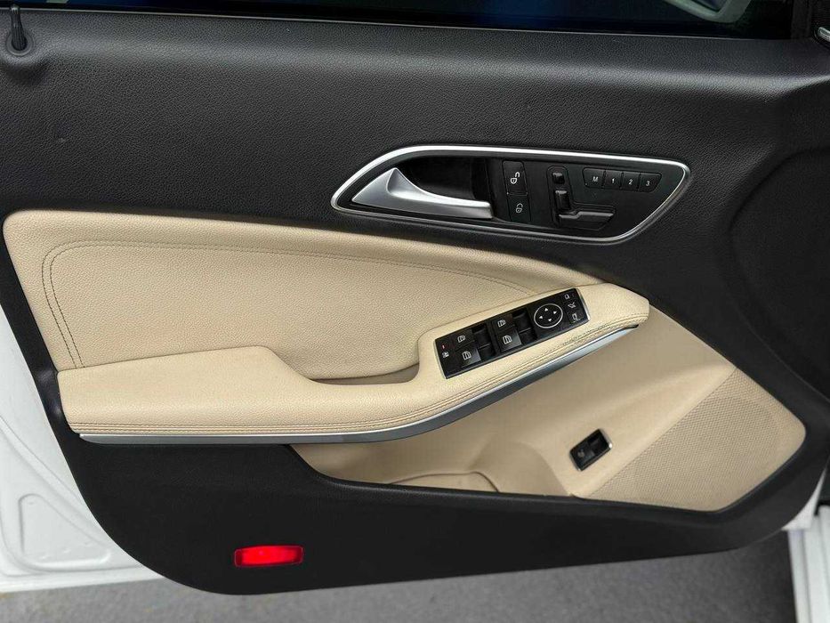 Mercedes-Benz CLA 250 2013, 2.0 бензин, автомат