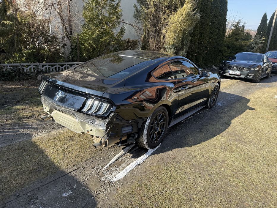 Ford Mustang 3.7 V6 2016r