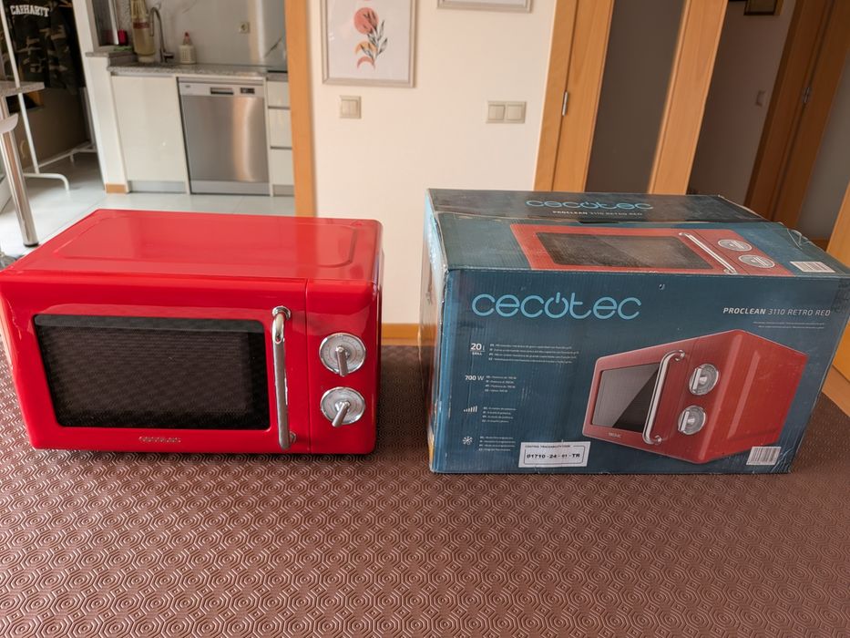 Microondas Cecotec ProClean 3110 Retro com Grill 20L 700W Vermelho