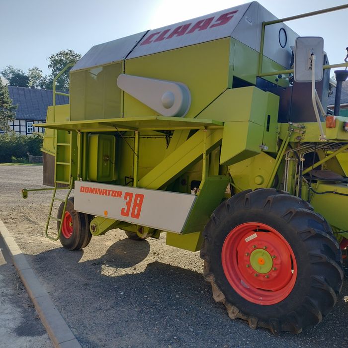 Kombajn zbożowy Claas Dominator 38