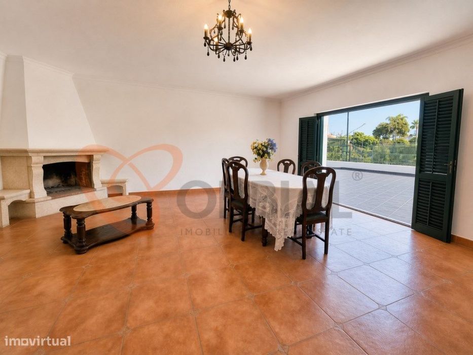 Moradia Geminada com 2 quartos para venda em Albufeira