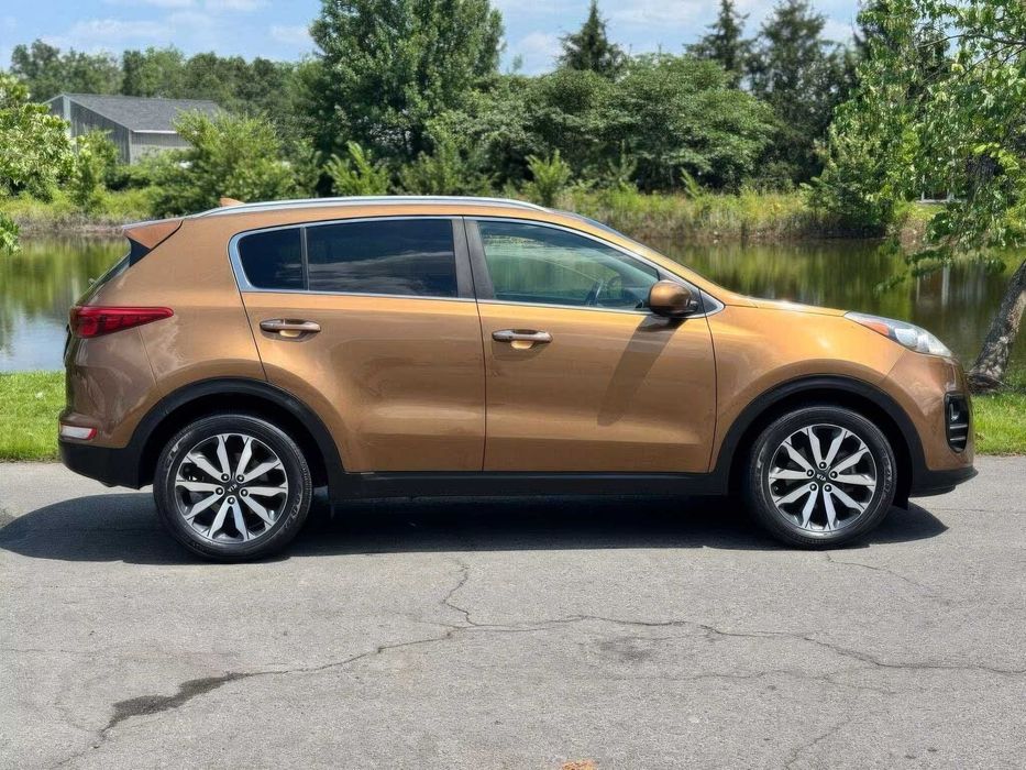 Kia Sportage EX      2017