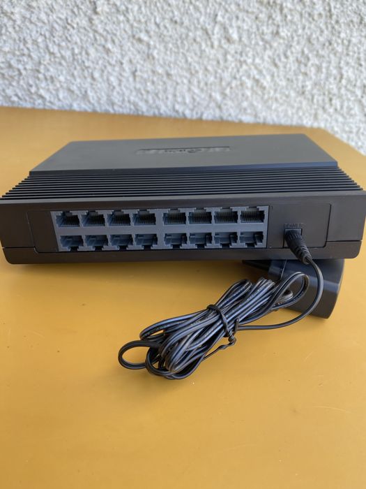Switch usado com 16 portas